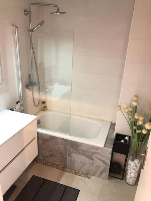 T2 Centre-ville Apartment *